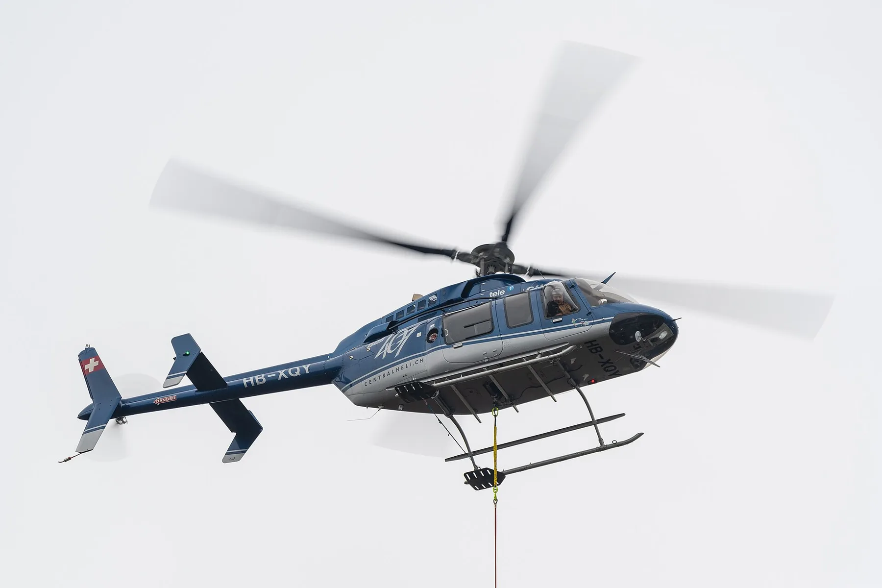 Bell 407 — view 2