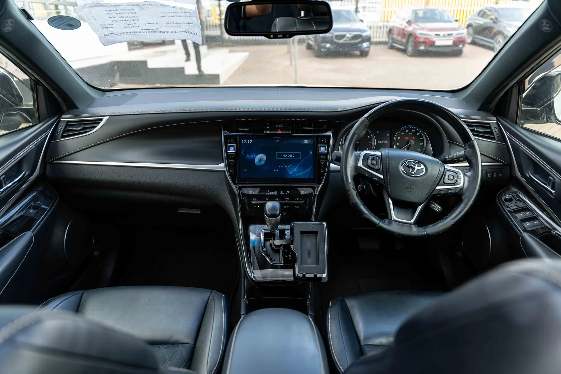 Toyota Harrier · 2017 — view 1