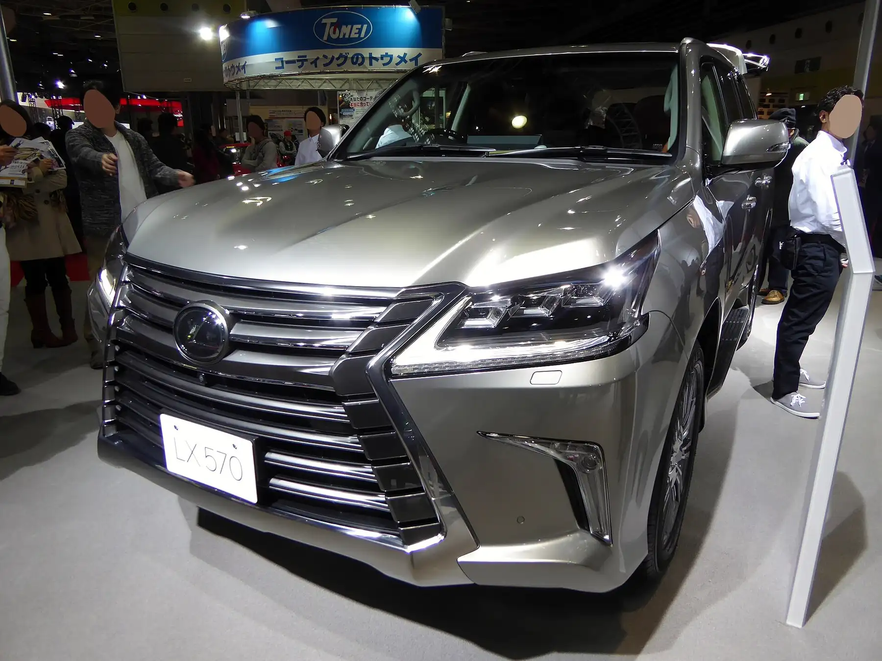 Lexus LX 570 · 2019 — exterior